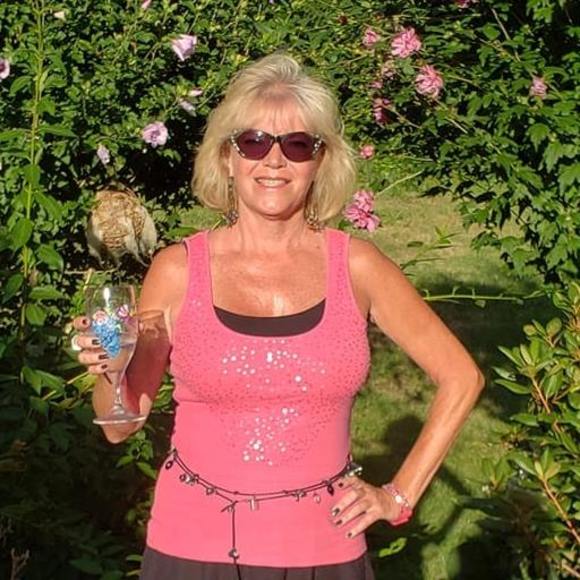 Meet your Posher, Robyn - Picture 1 of 1